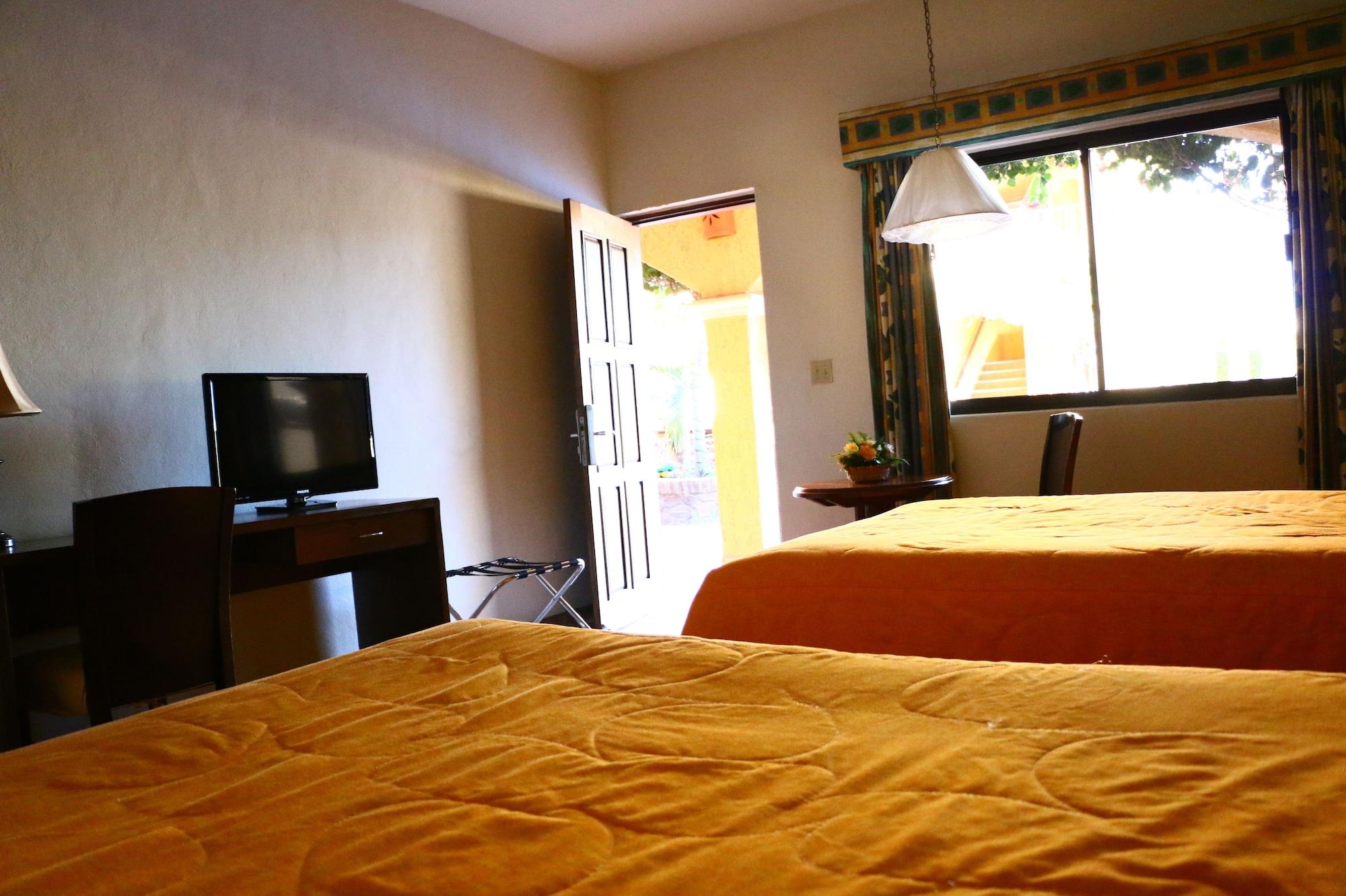 Hacienda Suites Loreto Exterior photo