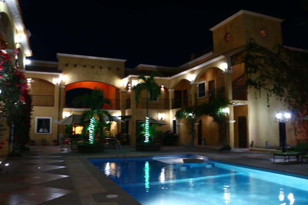 Hacienda Suites Loreto Exterior photo