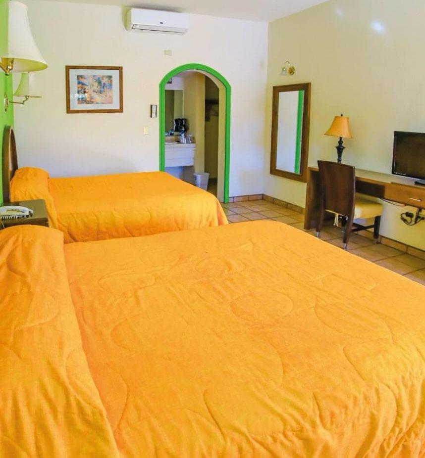 Hacienda Suites Loreto Exterior photo