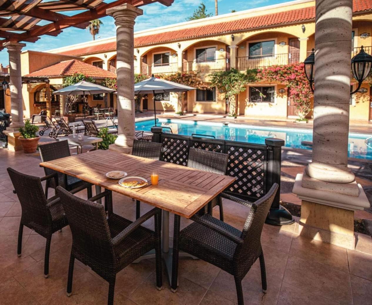 Hacienda Suites Loreto Exterior photo