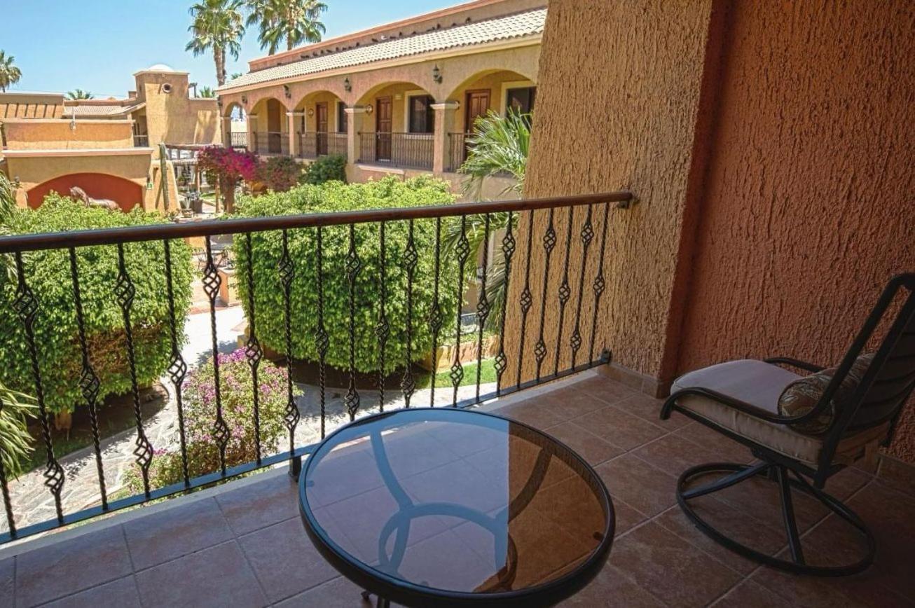 Hacienda Suites Loreto Exterior photo