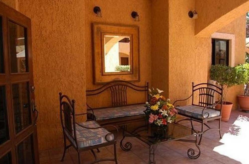 Hacienda Suites Loreto Exterior photo