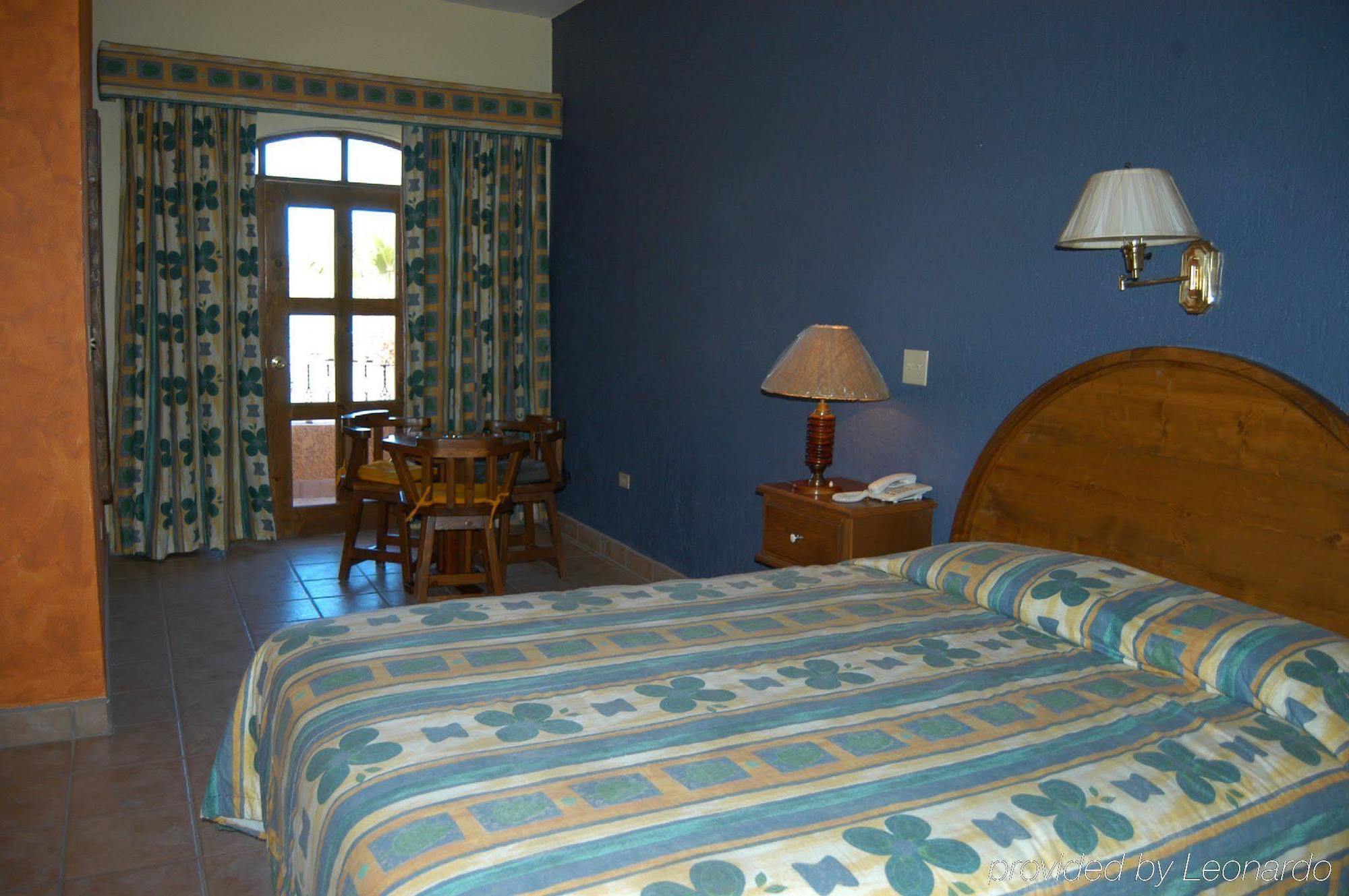 Hacienda Suites Loreto Exterior photo