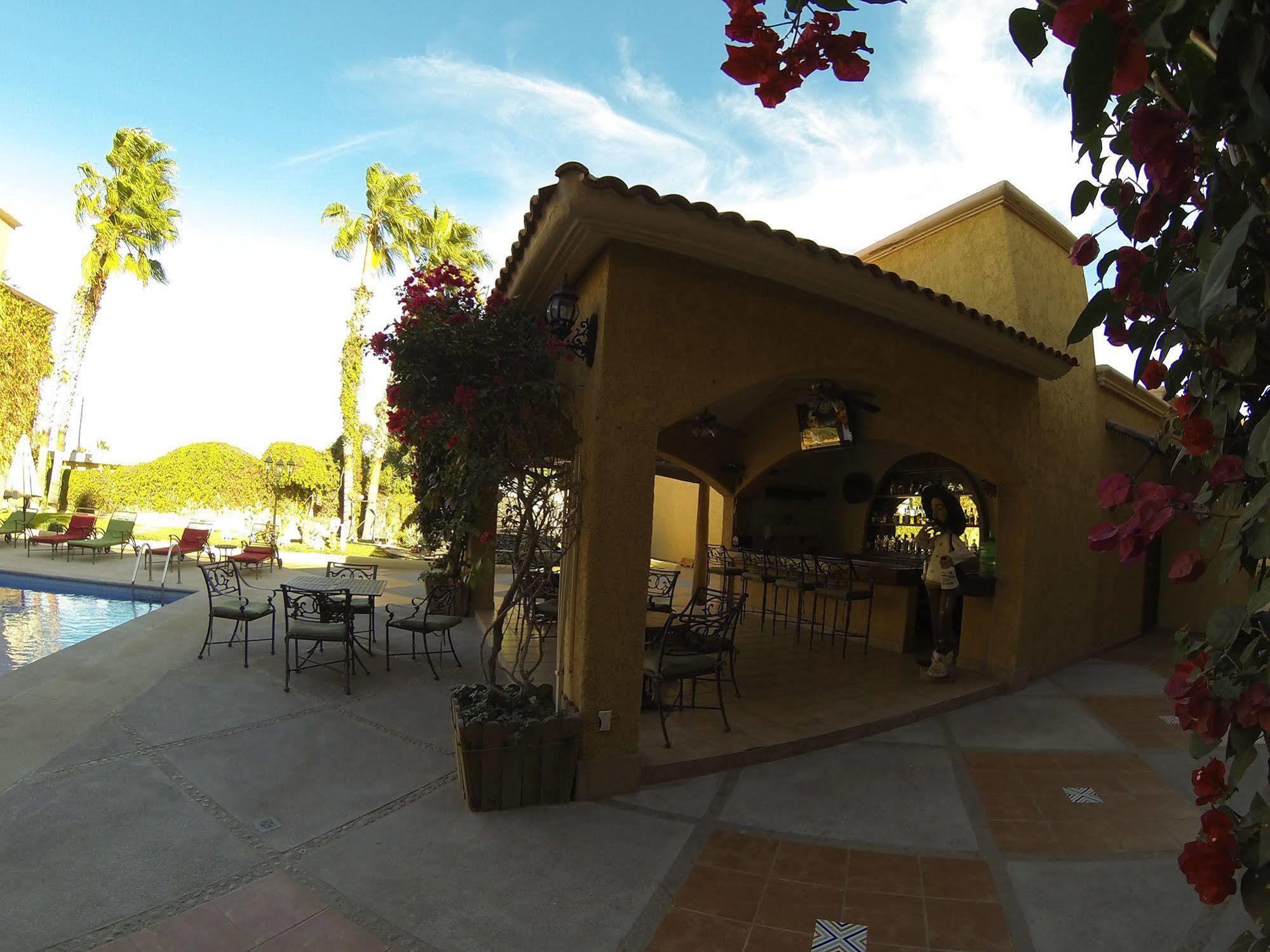 Hacienda Suites Loreto Exterior photo