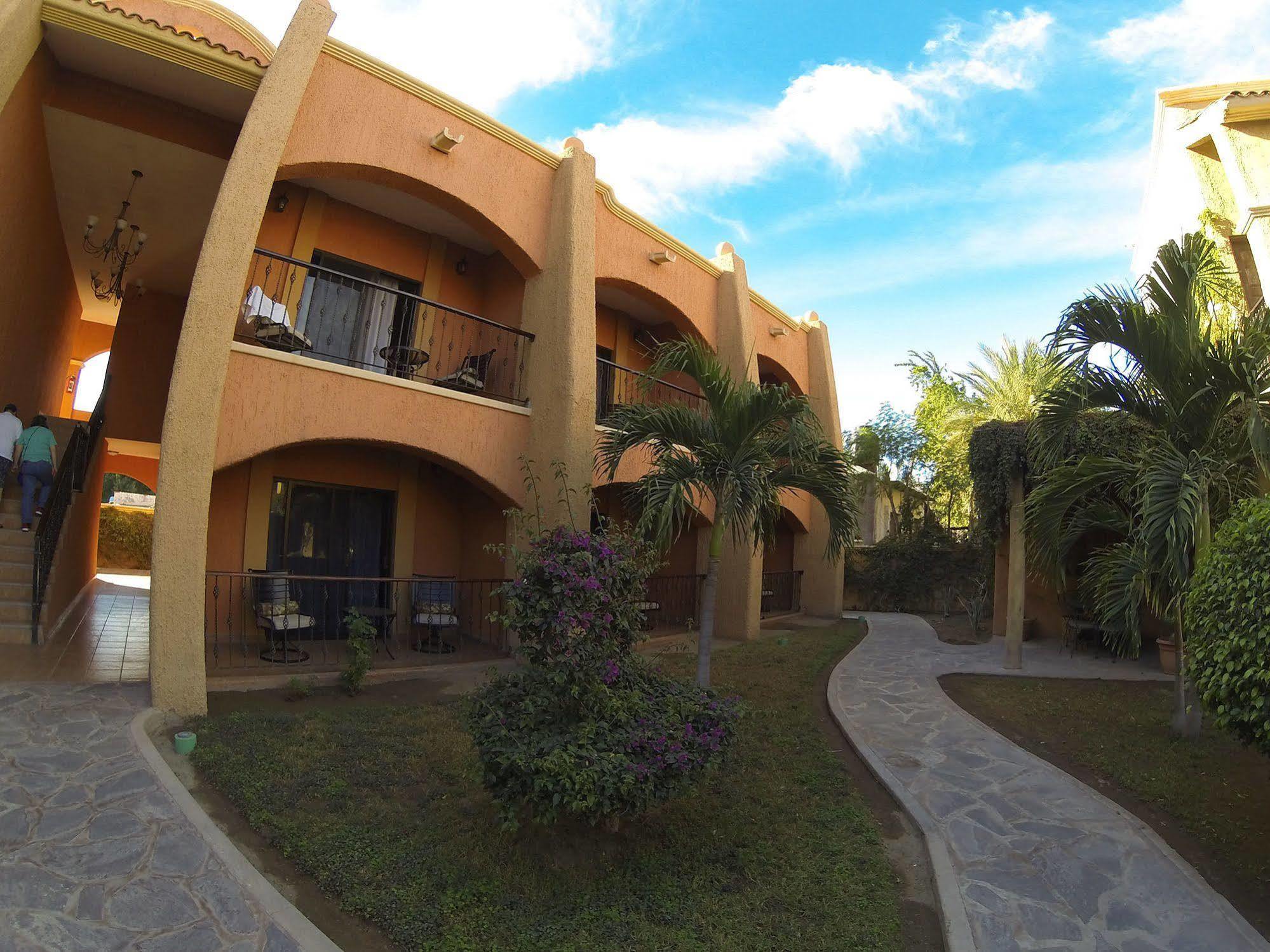 Hacienda Suites Loreto Exterior photo