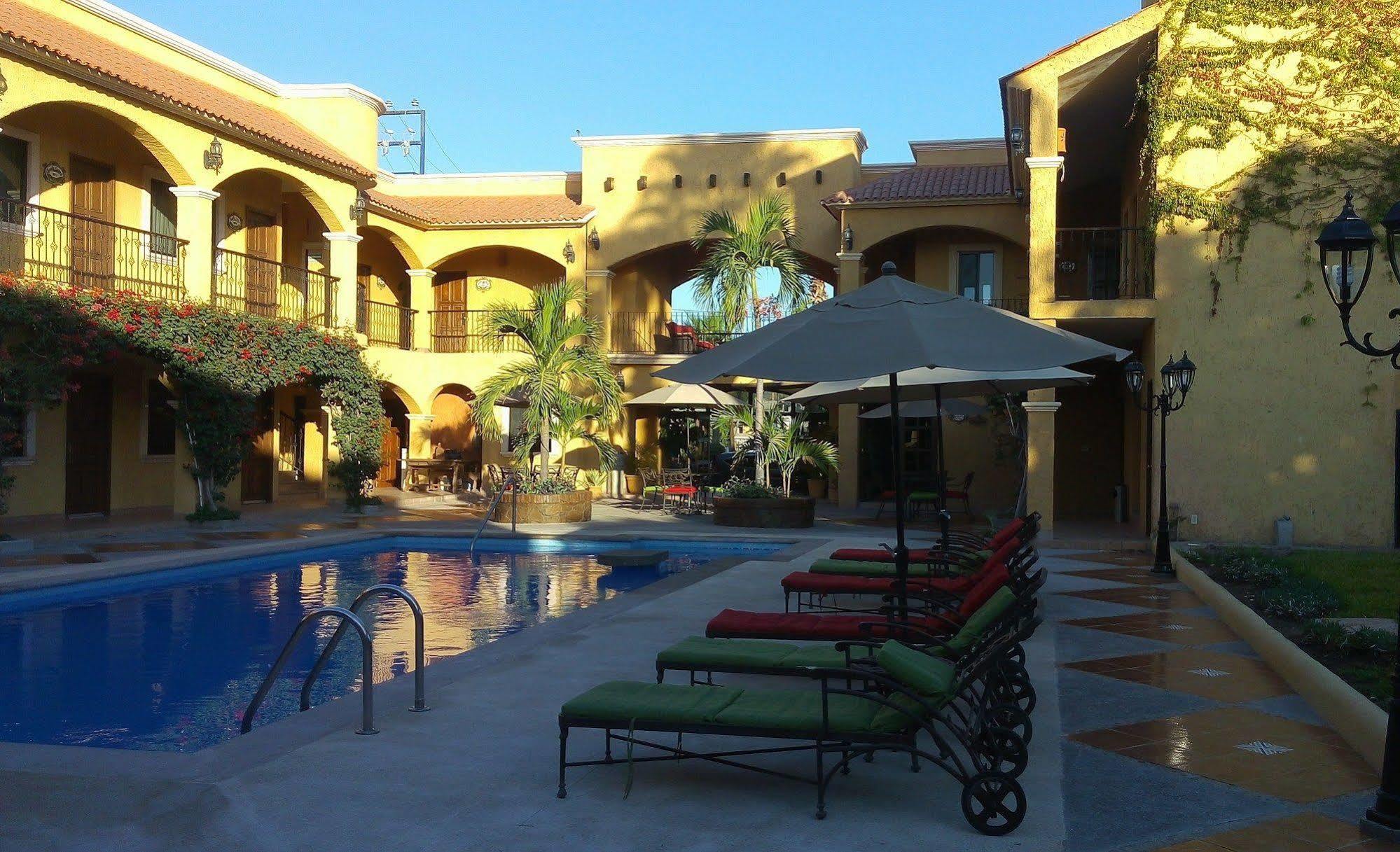 Hacienda Suites Loreto Exterior photo