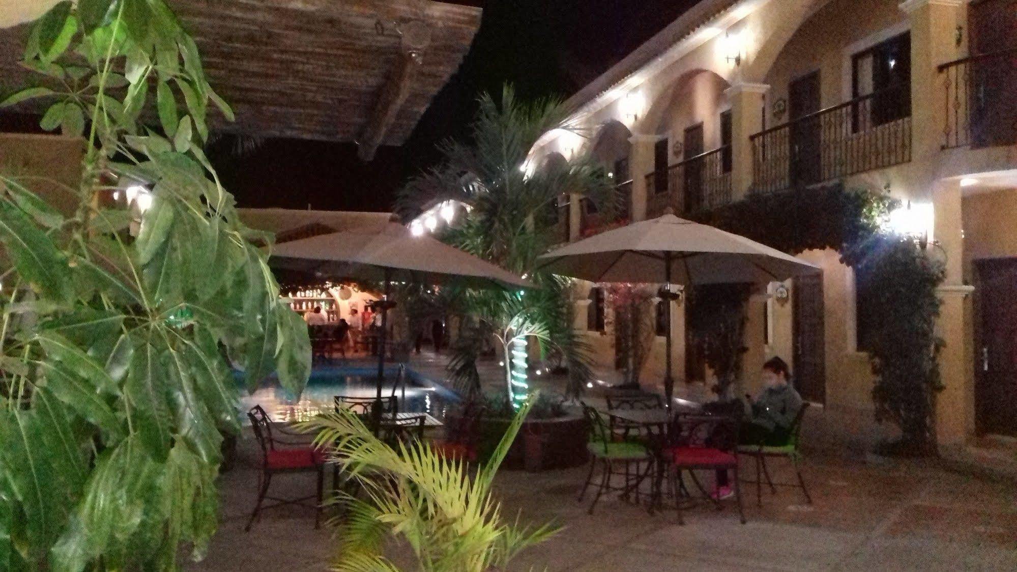 Hacienda Suites Loreto Exterior photo
