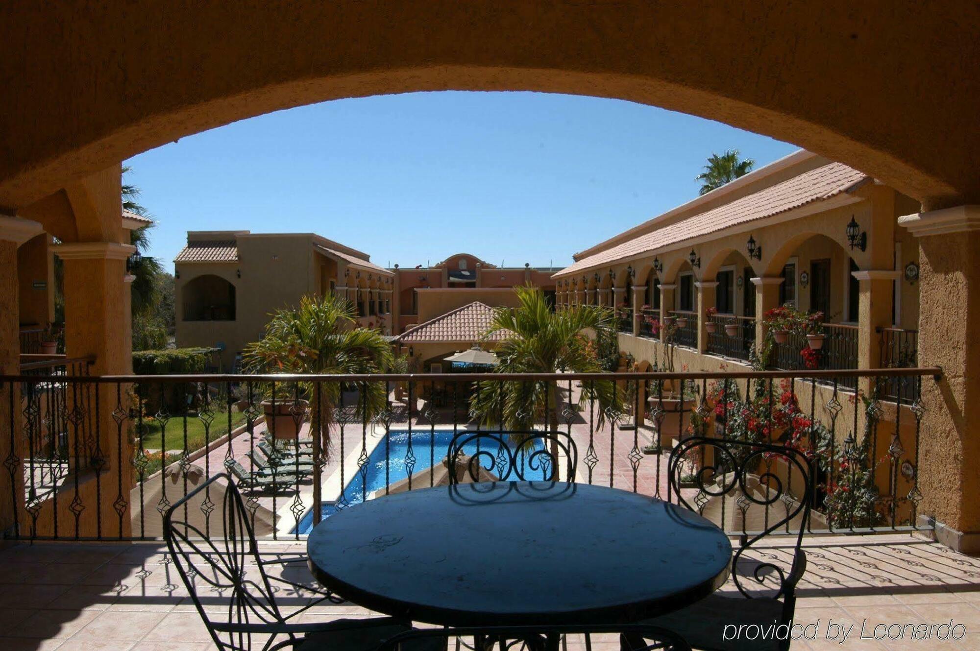 Hacienda Suites Loreto Exterior photo
